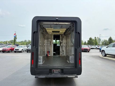 Used 2024 Chevrolet Brightdrop 600 w/ Commercial Equipment Package AWD/4WD image 16