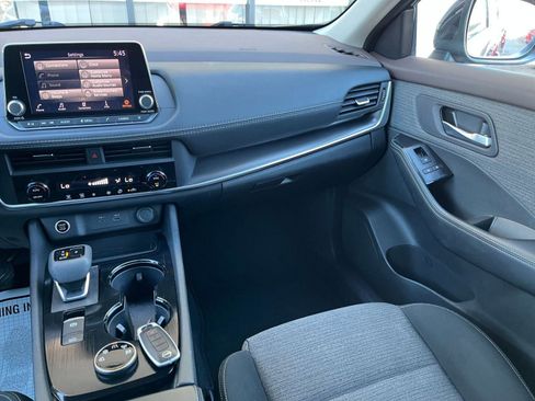 Used 2023 Nissan Rogue SV image 35