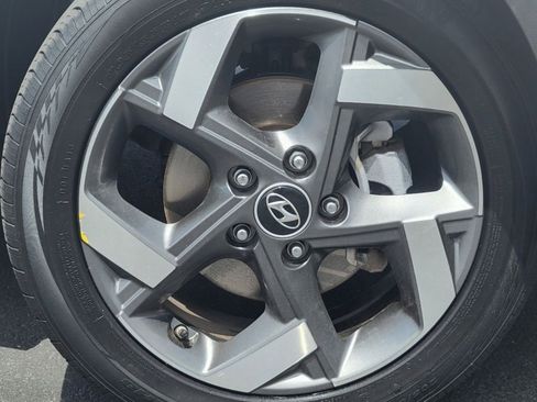 Used 2021 Hyundai Venue SEL FWD image 6