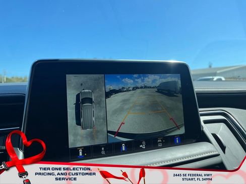 Certified 2024 GMC Yukon SLT w/ SLT Luxury Package image 32