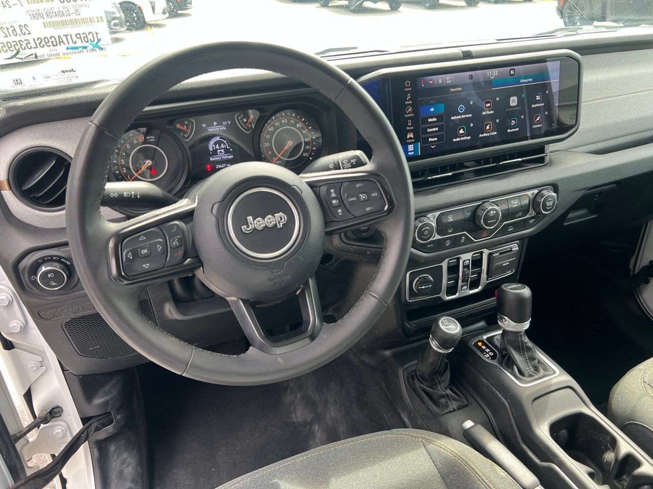 Used 2025 Jeep Gladiator Sport AWD/4WD image 14