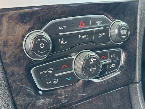 Used 2022 Chrysler 300 Touring L w/ Safetytec Plus Group image 47