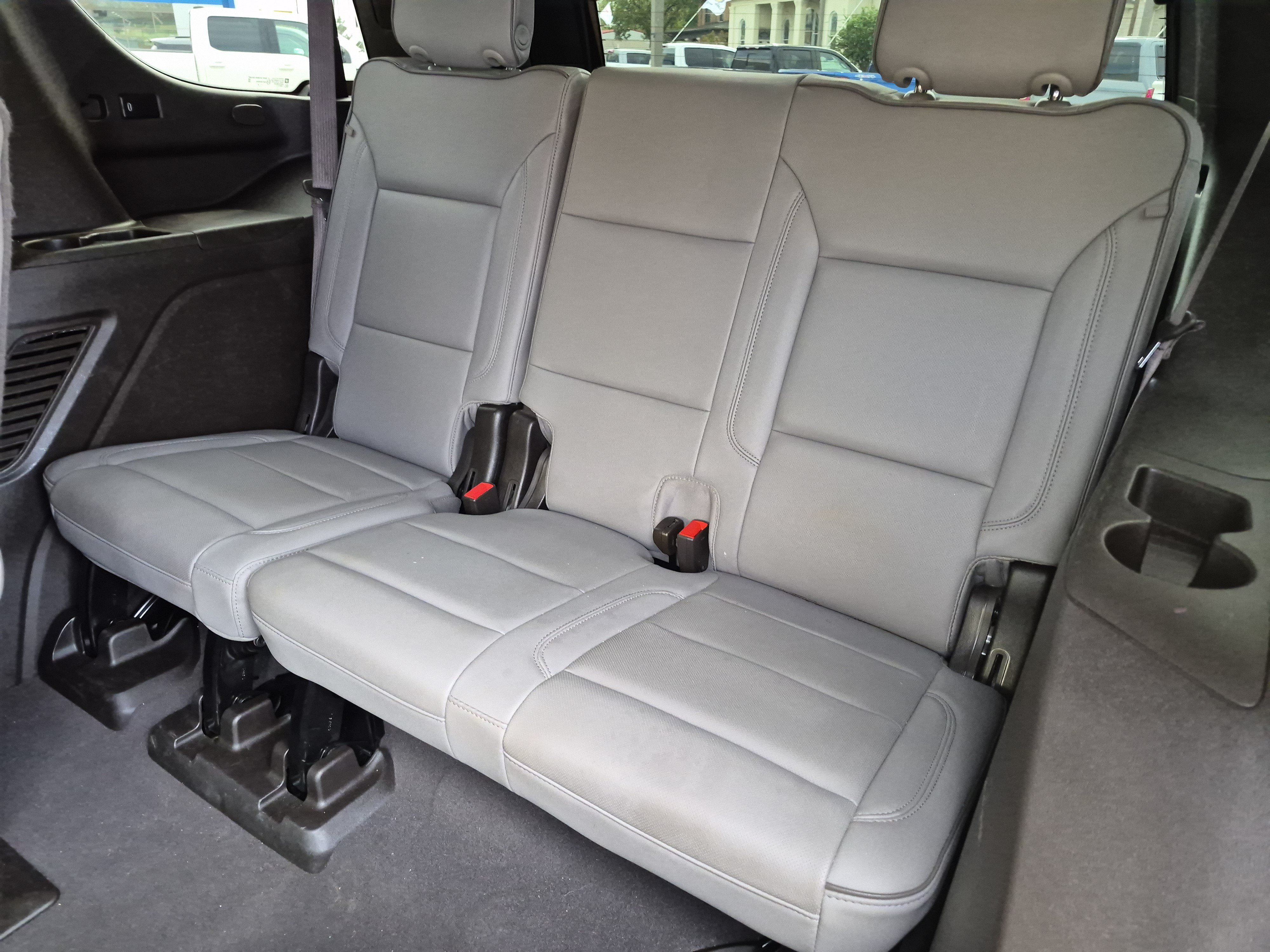 Used 2024 GMC Yukon SLT RWD image 15
