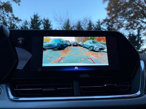 Used 2025 Chevrolet Trax LT image 17