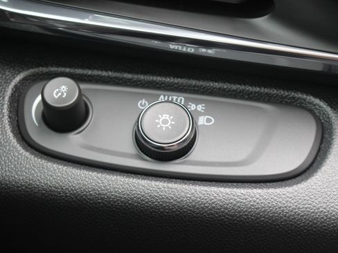 Used 2025 Buick Envista Preferred w/ Convenience I Package FWD image 27