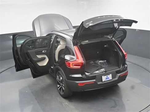 Used 2024 Volvo XC40 B5 Plus w/ Climate Package image 52