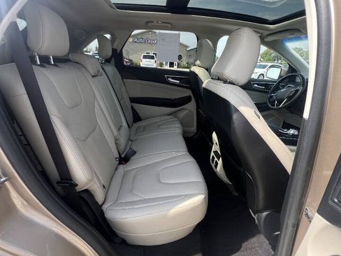 Used 2020 Ford Edge Titanium w/ Equipment Group 301A AWD/4WD image 15