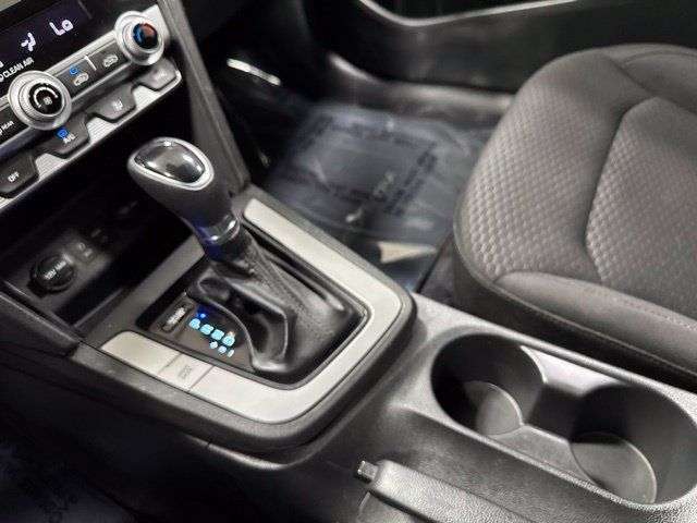 Used 2020 Hyundai Elantra SE w/ Cargo Package (C1) FWD image 18
