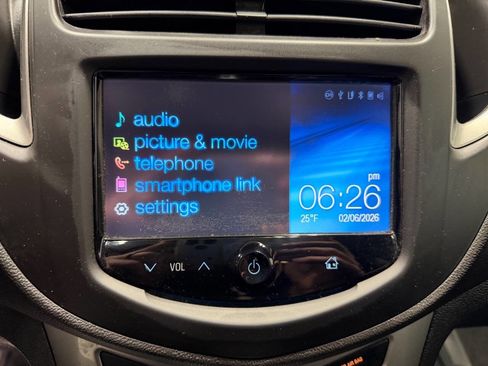 Used 2016 Chevrolet Trax LT w/ LT Sun and Sound Package image 28