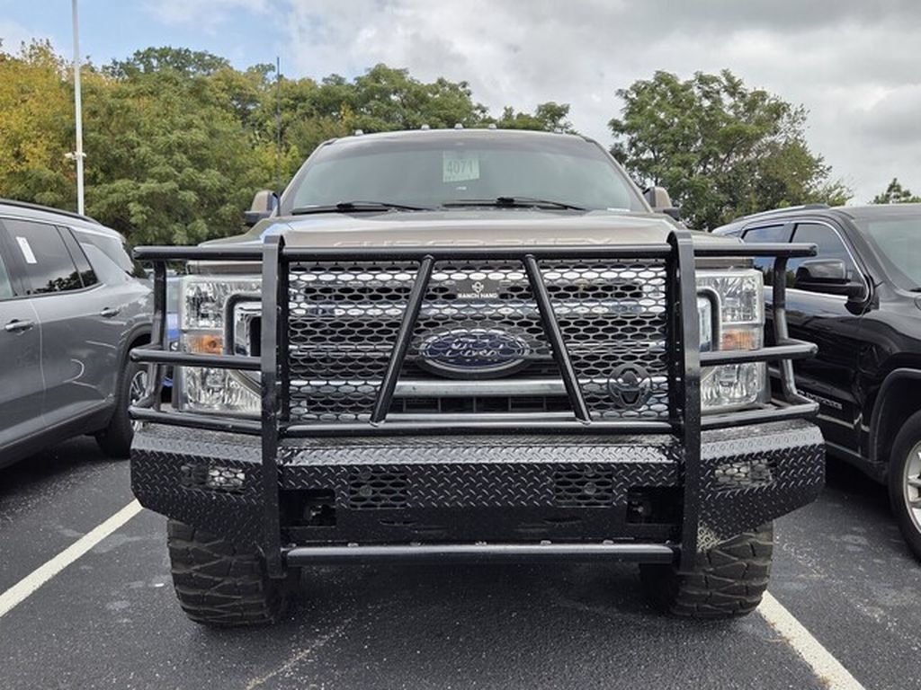 Used 2022 Ford F250 Lariat w/ Lariat Value Package AWD/4WD image 2