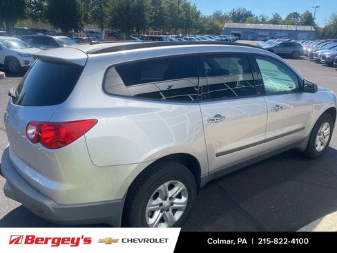 Used 2012 Chevrolet Traverse LS image 4