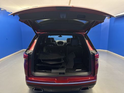 Used 2023 Chevrolet Traverse Premier w/ LPO, Floor Liner Package AWD/4WD image 30