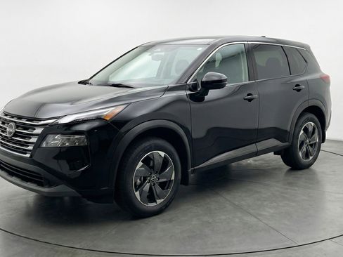 Used 2025 Nissan Rogue SV AWD/4WD image 3