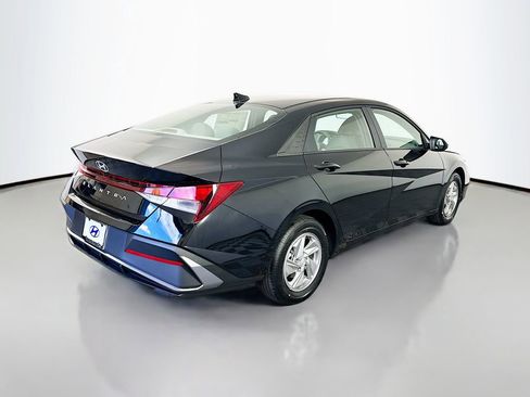 New 2026 Hyundai Elantra SE w/ Cargo Package image 5