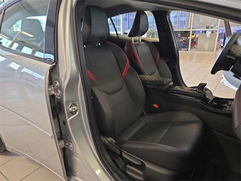 Used 2025 Toyota Prius Plug-In Hybrid image 25