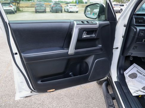 Used 2022 Toyota 4Runner SR5 Premium w/ Moonroof Package AWD/4WD image 41