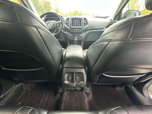 Used 2019 Jeep Cherokee Trailhawk w/ Cold Weather Group image 20