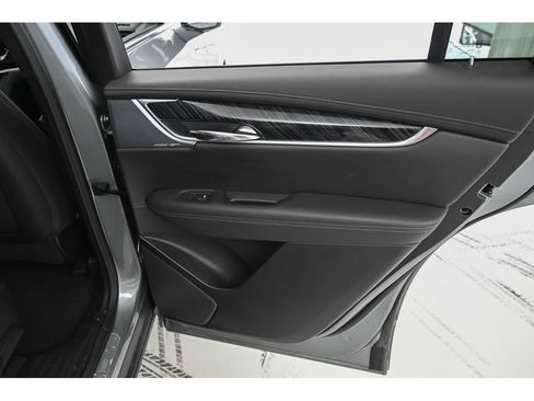 Used 2025 Cadillac XT6 Premium Luxury w/ Technology Package image 17