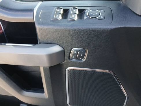 Used 2019 Ford F150 Platinum w/ Equipment Group 701A Luxury AWD/4WD image 17