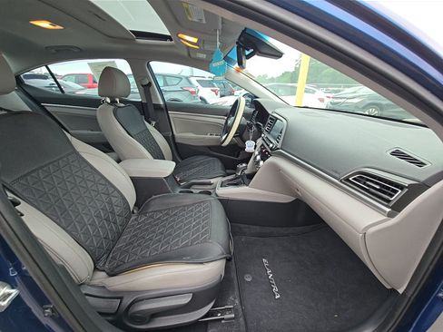 Used 2020 Hyundai Elantra Limited w/ Ultimate Package 03 FWD image 11