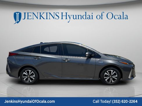 Used 2019 Toyota Prius Prime Plus FWD image 2