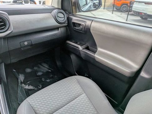 Used 2020 Toyota Tacoma SR5 w/ SR5 Appearance Package (SM) RWD image 16
