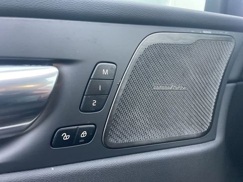 Certified 2023 Volvo XC60 B5 Ultimate image 30