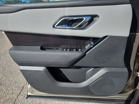 New 2026 Land Rover Range Rover Velar Dynamic SE image 27