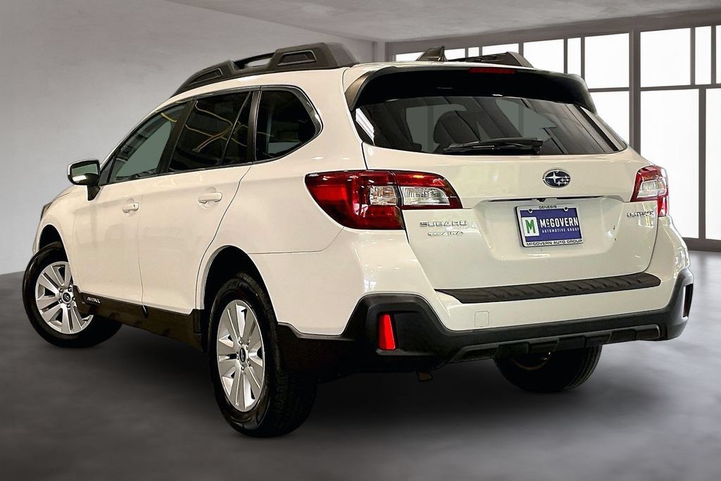 Used 2018 Subaru Outback 2.5i Premium AWD/4WD image 4