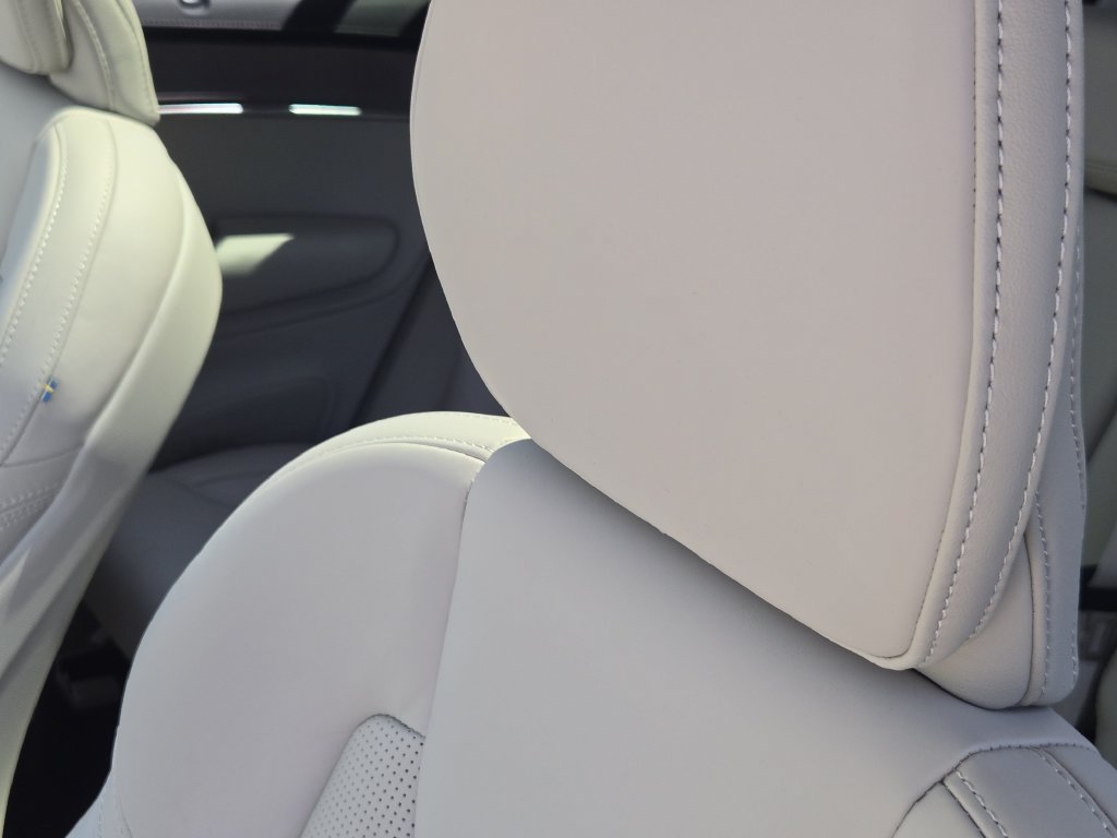 Used 2026 Volvo XC90 B6 Ultra w/ Protection Package AWD/4WD image 15