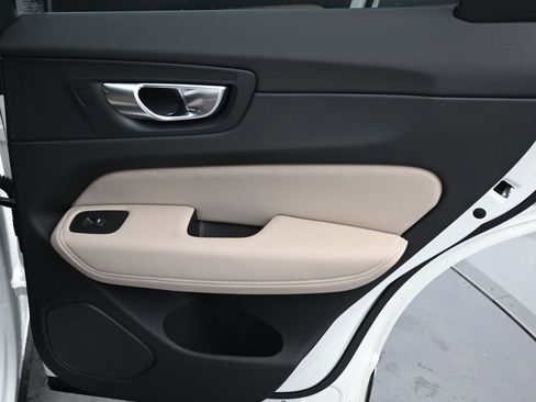 New 2026 Volvo XC60 B5 Plus w/ Protection Package Premier AWD/4WD image 15