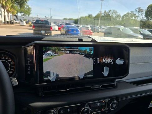 New 2025 Jeep Wrangler Unlimited Sahara w/ Safety Group AWD/4WD image 21