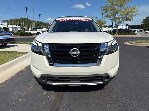 Used 2024 Nissan Pathfinder Platinum w/ Cargo Package AWD/4WD image 3