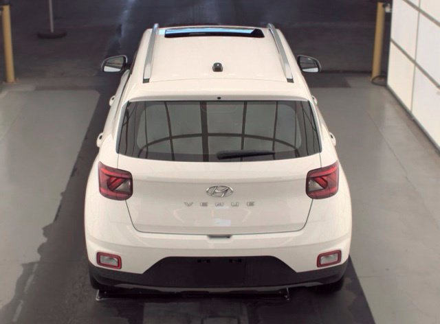 Certified 2026 Hyundai Venue SEL FWD image 6