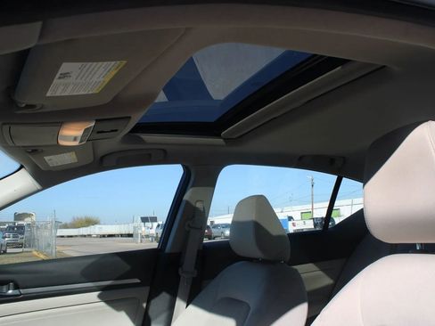 Used 2019 Nissan Altima 2.5 SV image 16