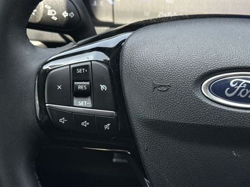 Used 2022 Ford Escape SEL w/ Technology Package FWD image 13