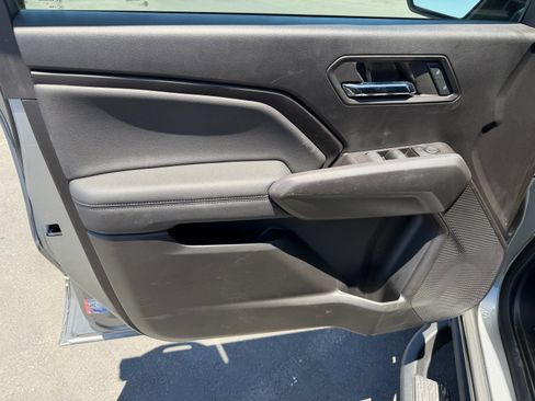Used 2024 GMC Canyon Elevation w/ Elevation Premium Package RWD image 16