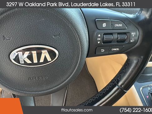 Used 2017 Kia Sedona LX w/ LX Essentials Premium Package FWD image 45