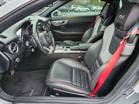 Used 2018 Mercedes-Benz SLC 300 image 17