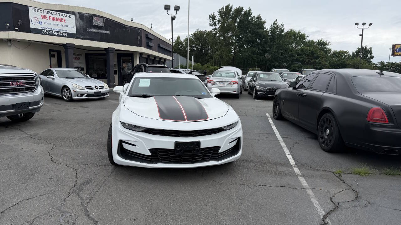 Used 2021 Chevrolet Camaro LT w/ RS Package RWD image 5