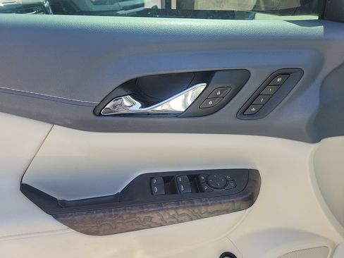 Used 2023 GMC Acadia Denali w/ Denali Ultimate Package FWD image 22