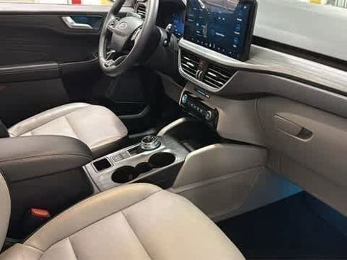 Used 2024 Ford Escape Platinum image 40