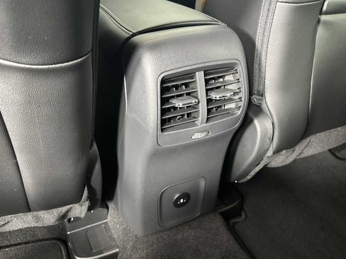 Used 2025 Ford Escape SE w/ PHEV Premium Package FWD image 25