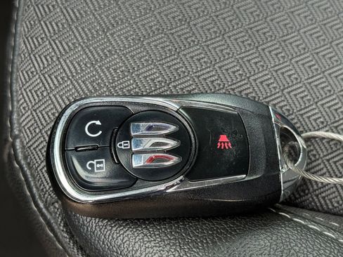 Used 2025 Buick Encore GX Preferred AWD/4WD image 25