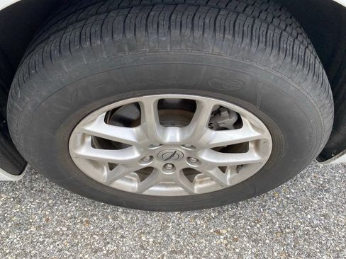 Used 2024 Chrysler Pacifica Touring-L FWD image 6