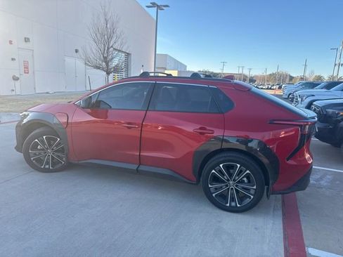 Used 2024 Toyota bZ4X Limited image 5