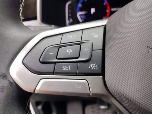 New 2025 Volkswagen Taos SEL image 24