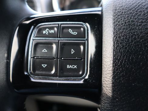 Used 2018 Dodge Grand Caravan SXT w/ Rear Park Assist Package image 29