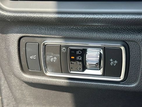 Used 2025 Lincoln Corsair Reserve FWD image 33