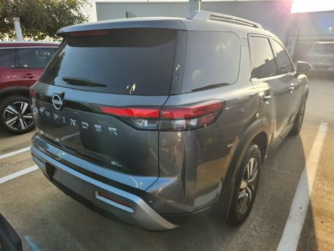 Used 2025 Nissan Pathfinder SL FWD image 6